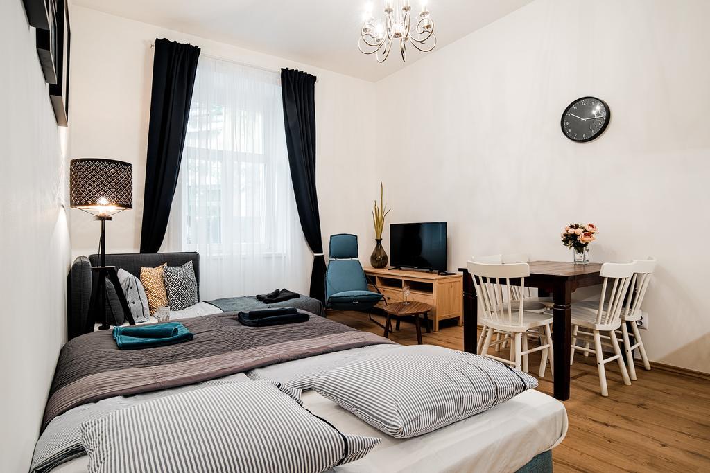 Apartment Gesse Březinova Prag Exterior foto